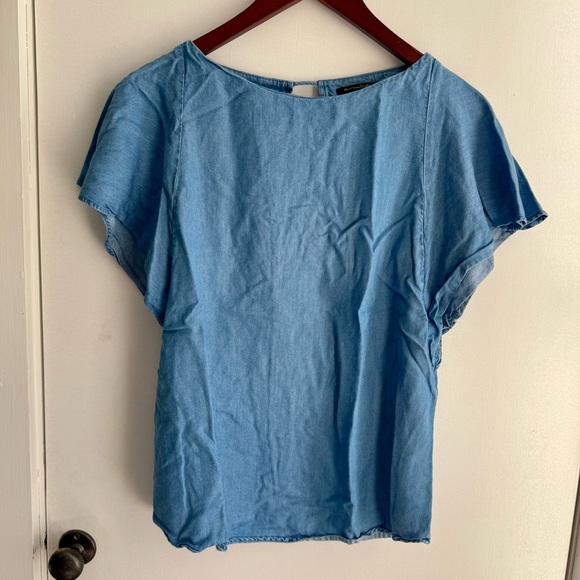 Massimo Dutti Chambray Flutter Sleeve Top 4 - Picture 1 of 7